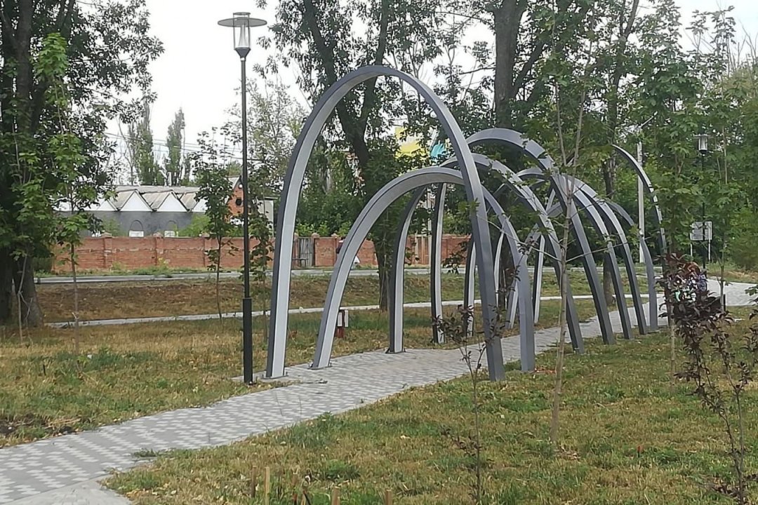 Завершается благоустройство парка в городе Гуково